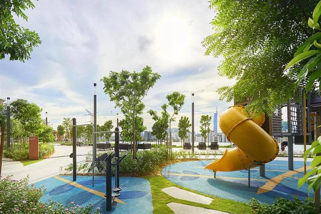 Pangsapuri Trxklccpavvelo, Mrtlrt, 13pax, 4r2b, Klccpavtrxvelocity X Mrtlrt X 13pax X 4r2b X Free 4cpark Kuala Lumpur
